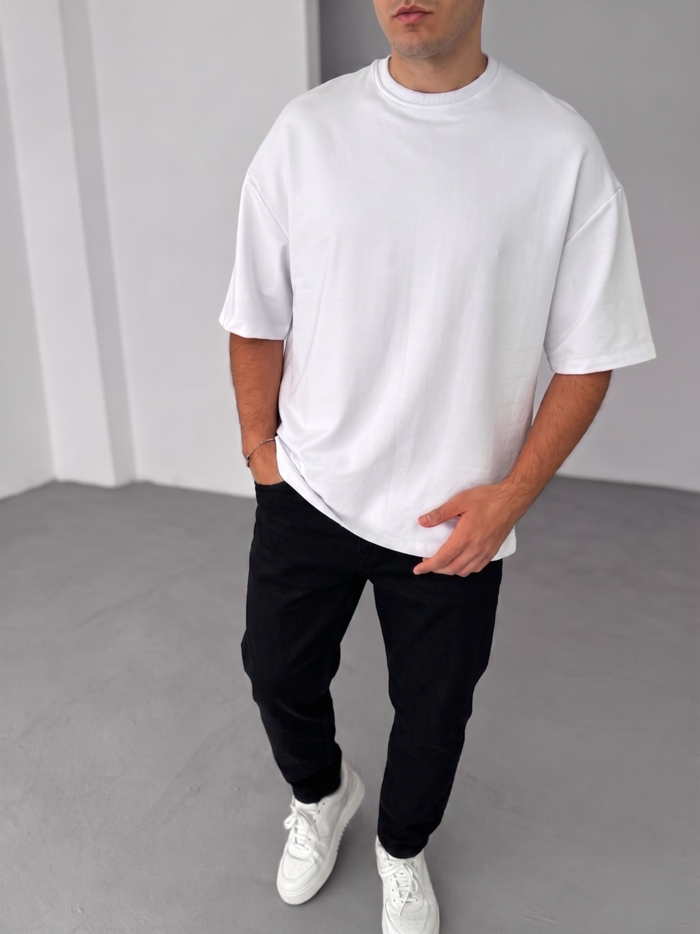 Premium White Basic Oversize T-Shirt