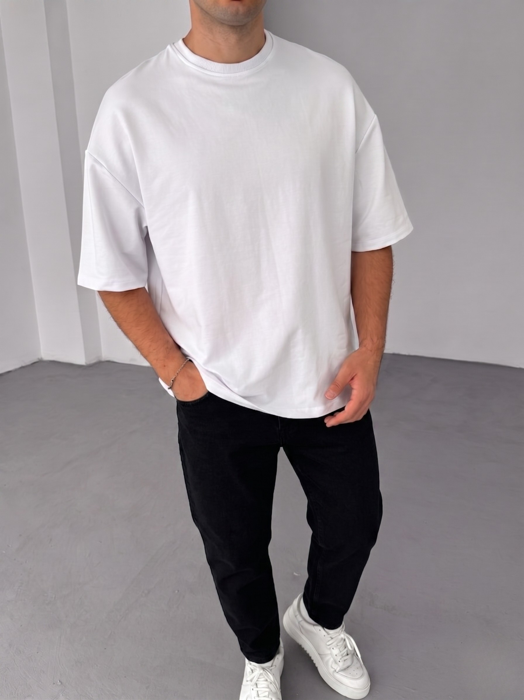Premium White Basic Oversize T-Shirt
